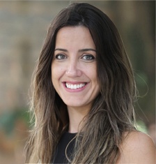 Priscila Martins, gerente de Relações Institucionais da Artemisia, organização pioneira no apoio a negócios de impacto social no Brasil