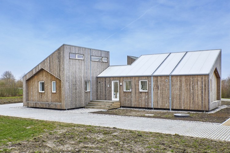 Dinamarqueses constroem casa biológica com resíduos que seriam descartados