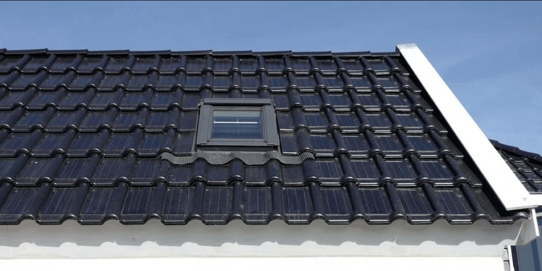Holandeses criam telhas cerâmicas acopladas com placas solares